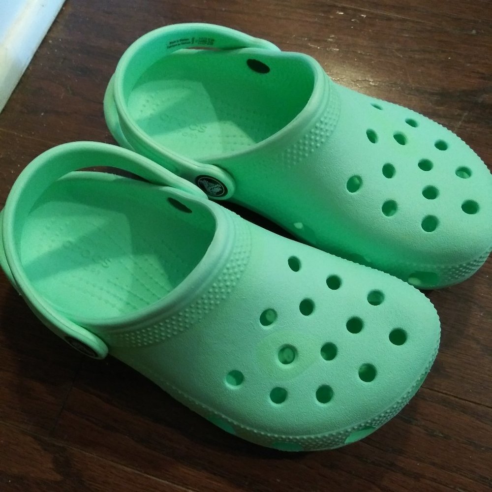 Girl's Crocs
